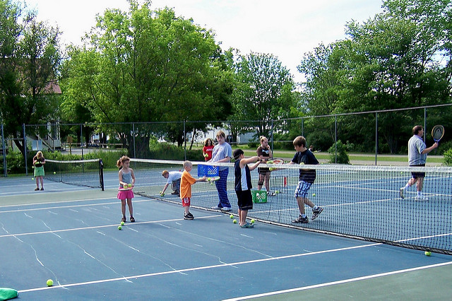 収入だけじゃない！テニスコーチになって得られるものとは？ テニスコーチの収入アップとテニススクールの集客の極意